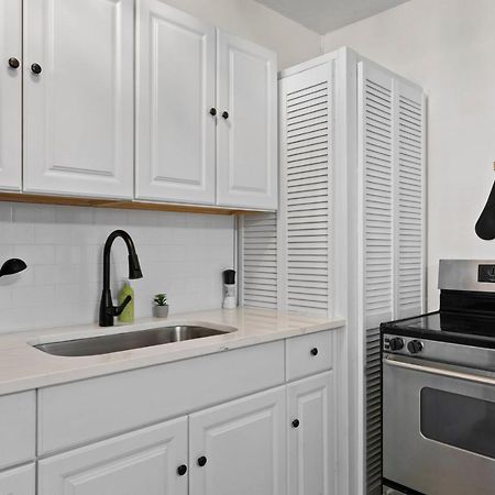 Bayside Safari 1Bed 1 Bath Apartment Тампа Екстериор снимка